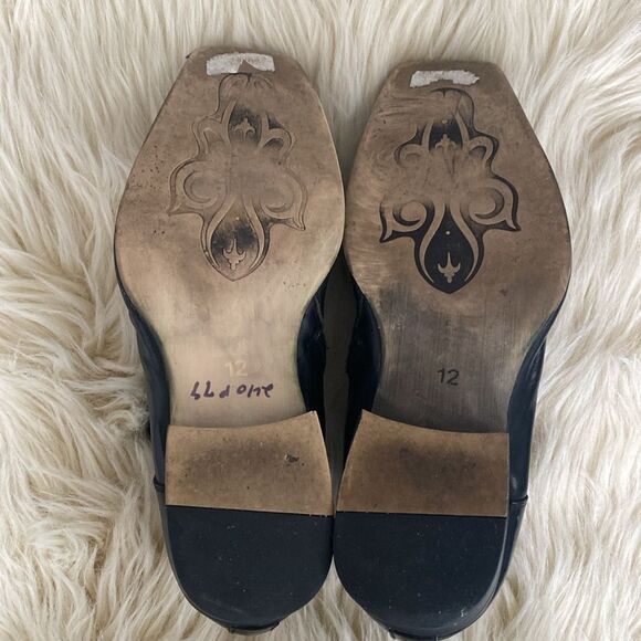 Robert  Black Leather Ankle side zipper Boots Chain Accent Sz 12 Mint Condition - Picture 9 of 12